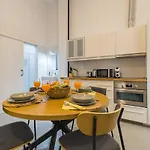 Beachside Groundfloor Canteras Shared Rooftop Апартаменти