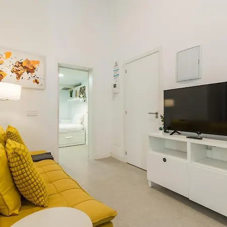 Апартаменти Beachside Groundfloor Canteras Shared Rooftop *